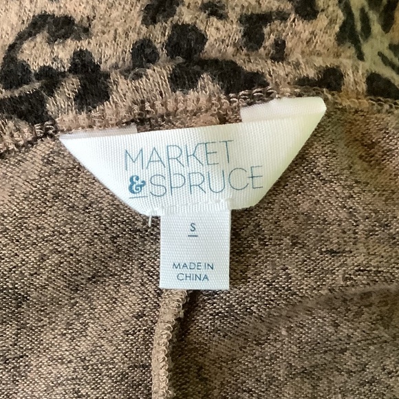 Women’s size small Market and Spruce 3/4 length sleeve leopard print top - Picture 3 of 5